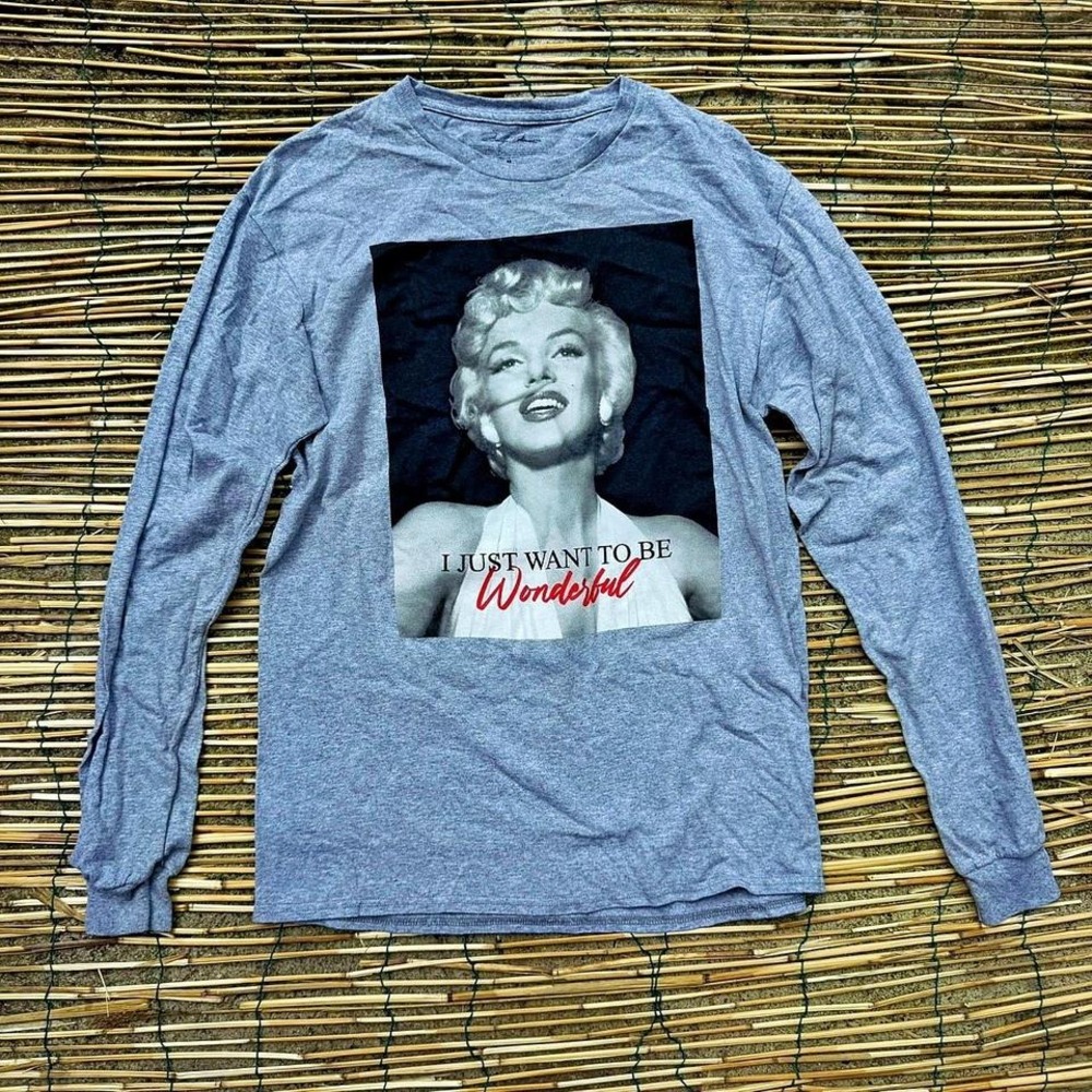 Marilyn Monroe Long Sleeve Graphic Tee Women Size Medium Gray Tshirt
